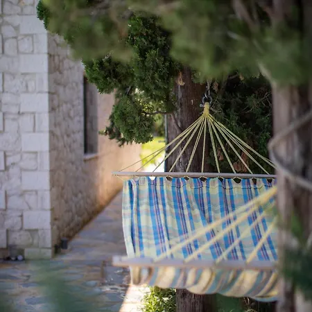 Avesta Private Niovi Lefkada City