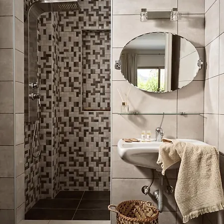 Avesta Private Niovi Villa *