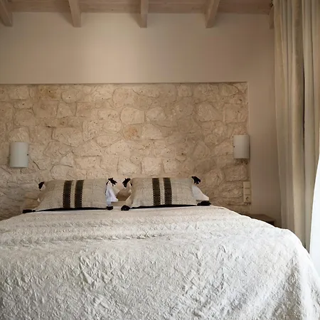 Avesta Private Niovi Villa