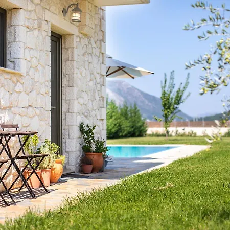 Villa Avesta Private Niovi